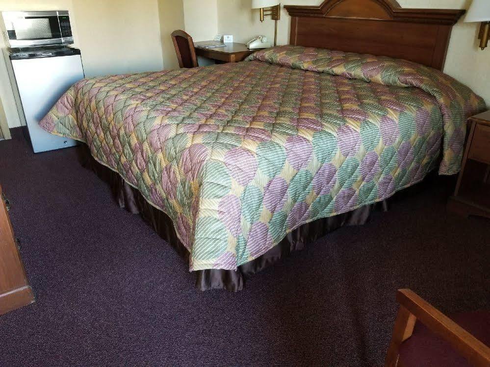 Shore Pointe Motor Lodge Of St Clair Shores Roseville Ngoại thất bức ảnh